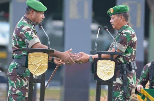Dua Putra Asli Papua...