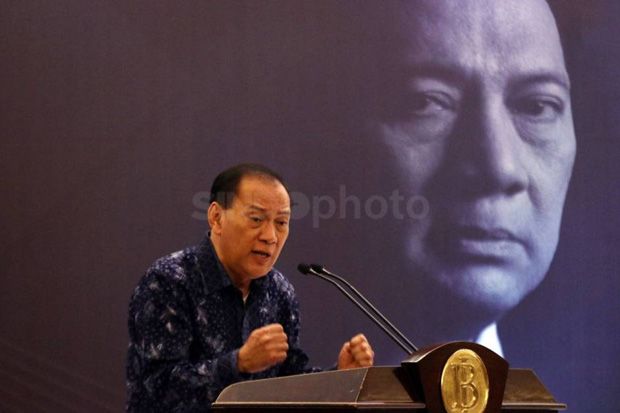 Luncurkan Buku, Agus...