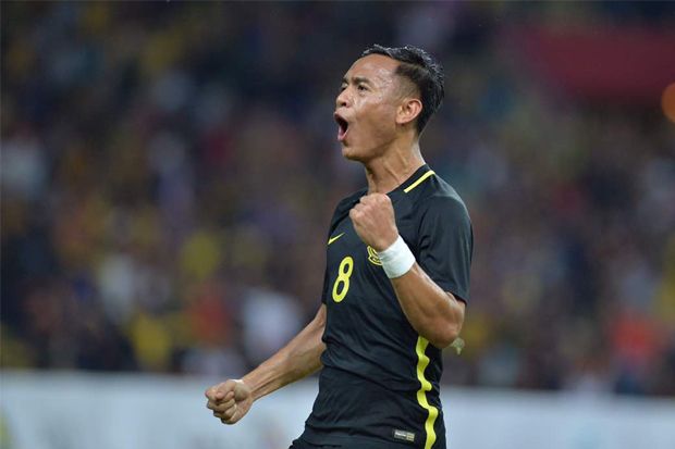 Demi Negara, Pemain...