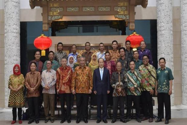 Tingkatkan Pengetahuan,...