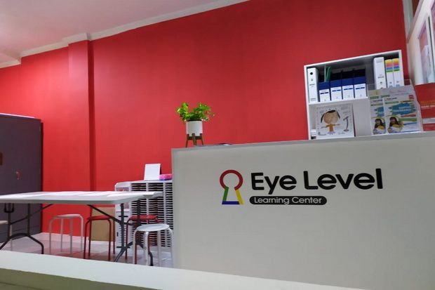 Eye Level, Waralaba...