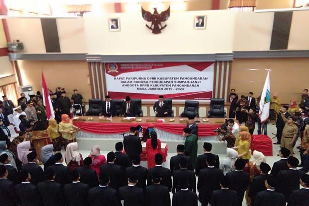 Tiga Partai Politik...