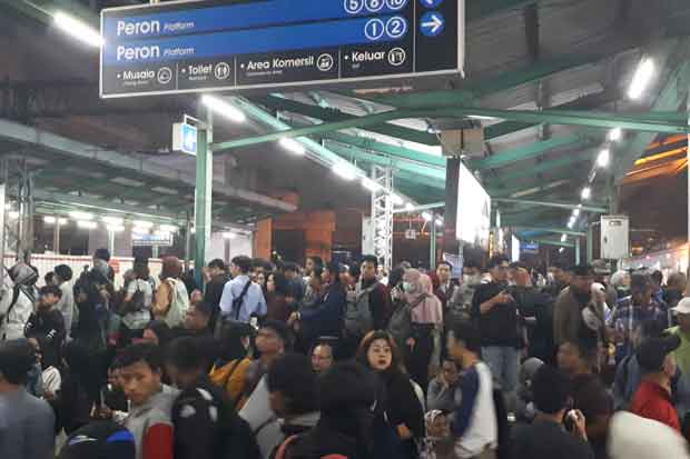 Tawuran Selesai, Penumpang...