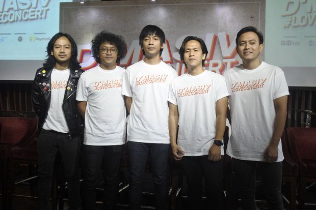 Love Concert Ditunda,...