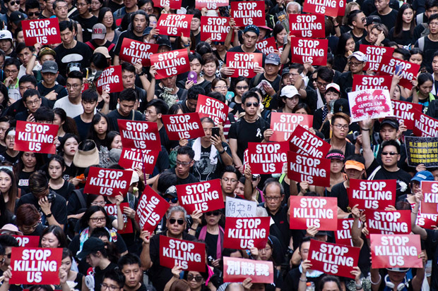 Tidak Puas, Demonstran...