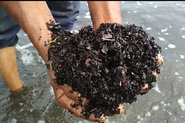 Ceceran Batu Bara Cemari...