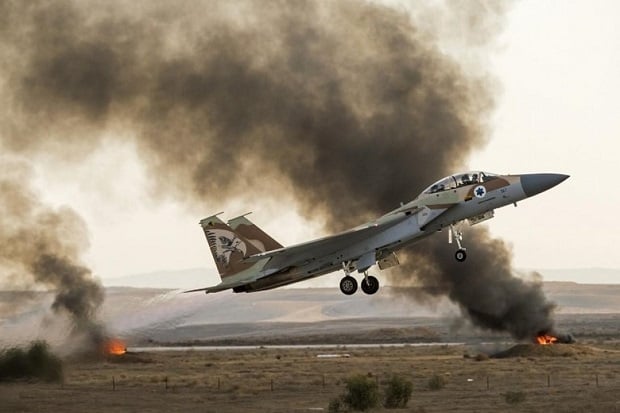 Israel Bombardir Basis...