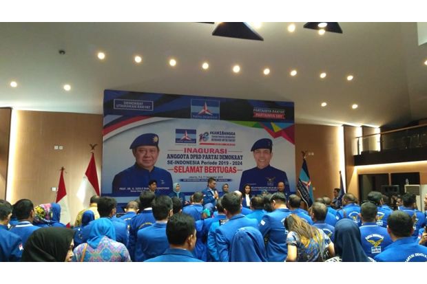 Demokrat Lepas 1.878...