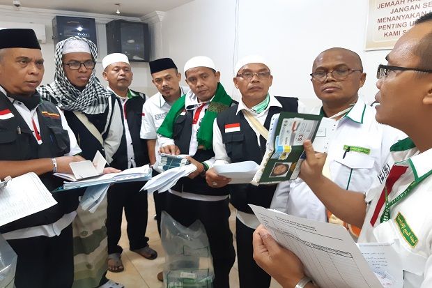 Jamaah Haji Tak Pegang...