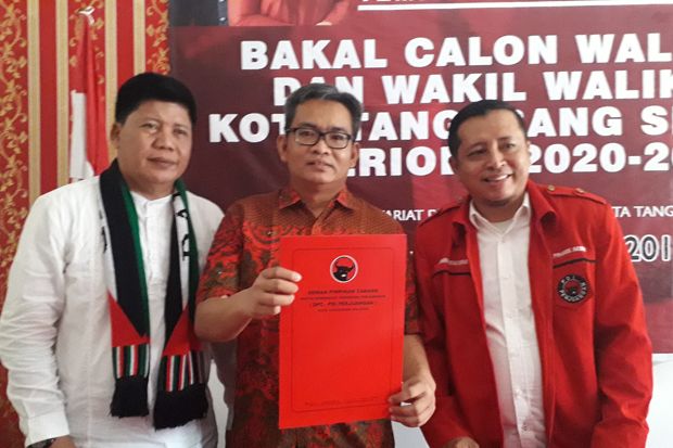 Putri KH Maruf Amin...