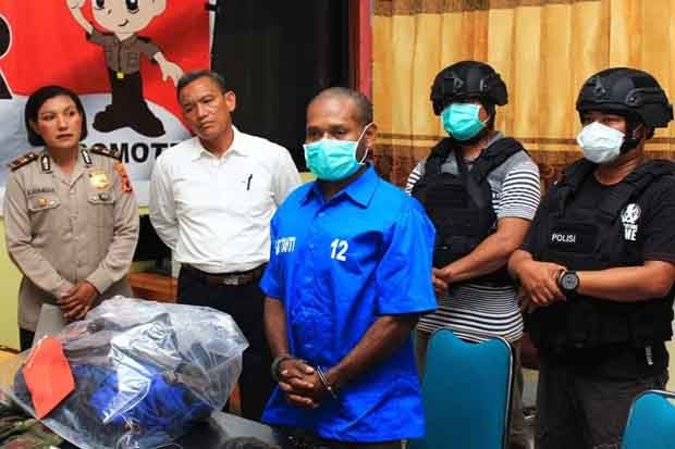 Bawa Puluhan Butir Amunisi,...