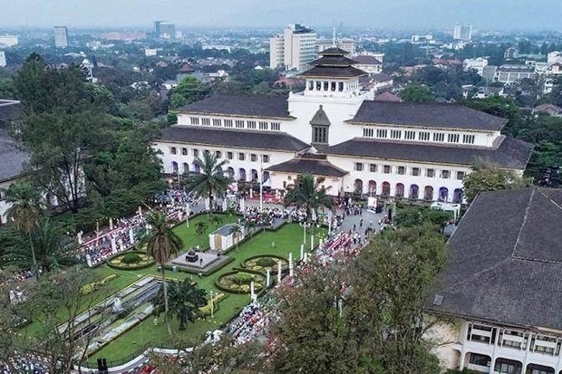 Gratiskan Biaya SMA...