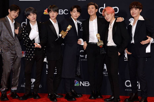BTS Dikabarkan Bakal...