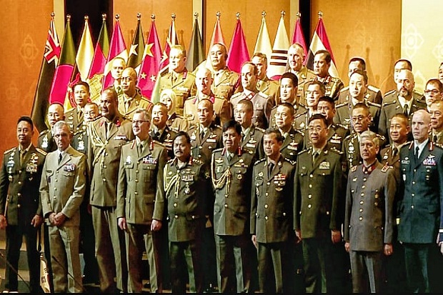 Perkuat Kerja Sama Militer,...