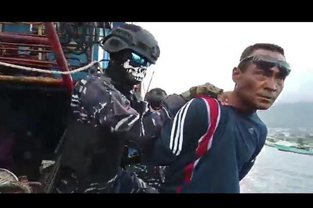 TNI AL Bebaskan 8 Nelayan...