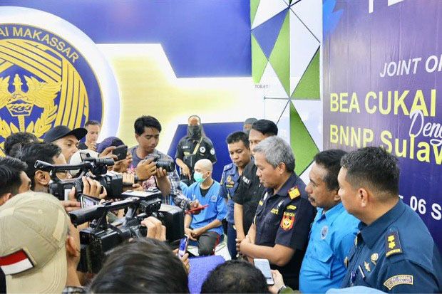 Bea Cukai dan BNN Kejar...