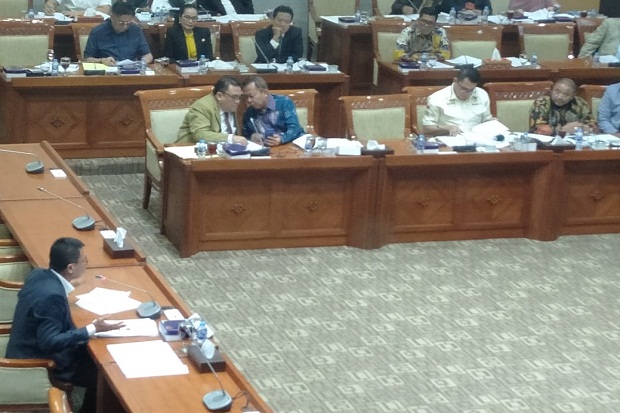 Soal Revisi UU KPK,...