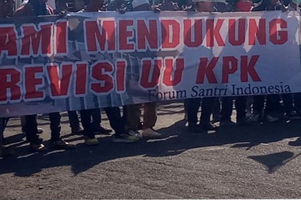 Revisi UU 30/2002, Semoga...