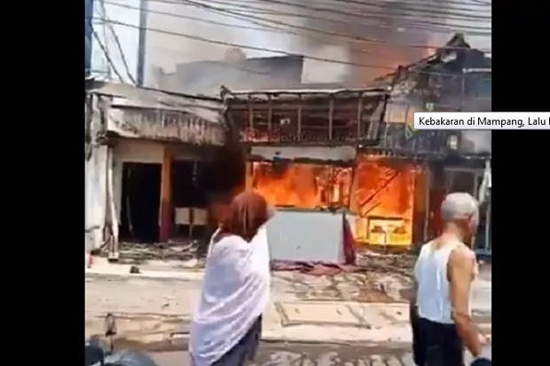 Kebakaran di Mampang...