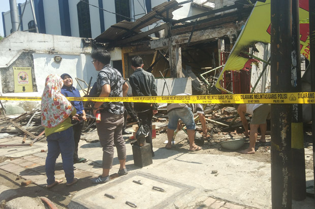 Kebakaran di Mampang...