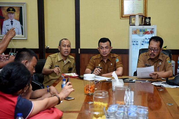 Uang Gaji Honorer Rp1,6...
