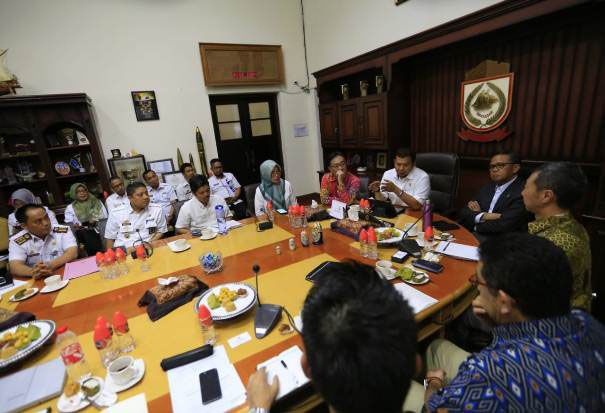 Nurdin - Iqbal Sambut...