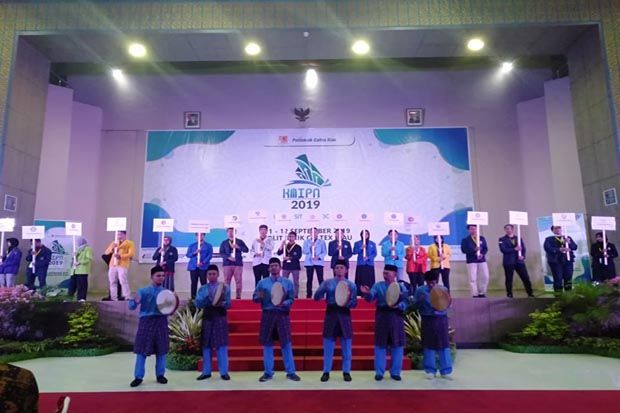 121 Tim Mahasiswa Politeknik...