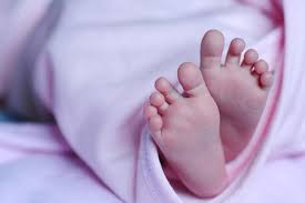 Dua dari Bayi Kembar...