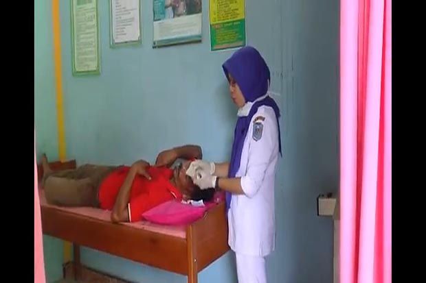 Bertamu ke Rumah Wanita...