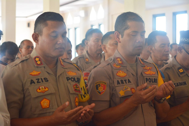 Gelar Salat Gaib untuk...