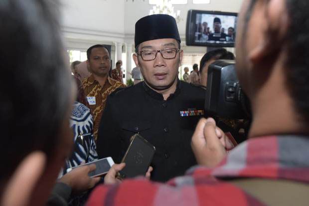 BJ Habibie Wafat, Gubernur...