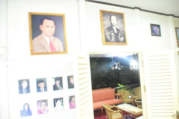 Rumah Keluarga Alm BJ...