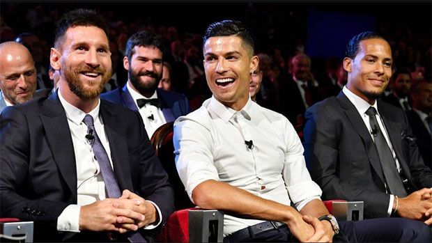 Lionel Messi Terima...