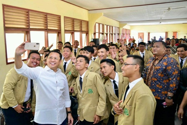 Bamsoet Beri Kuliah...