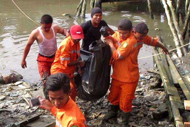 Warga Temukan Mayat...