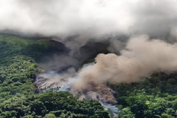 Gunung Karangetang Erupsi,...