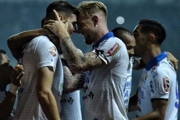 Persib Amankan Satu...
