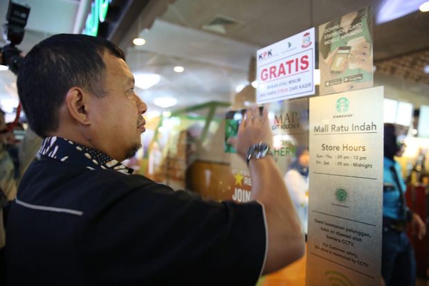 Tertibkan Wajib Pajak,...