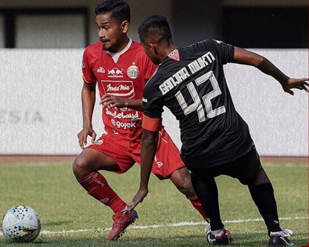 Persija Hapus Dahaga...