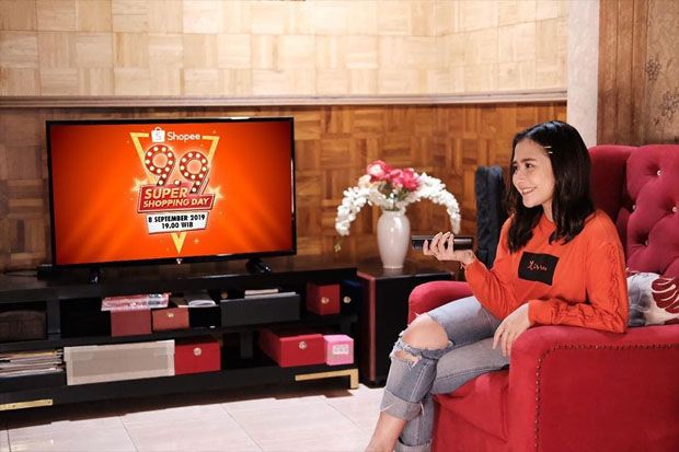 Gandeng Prilly Latuconsina,...