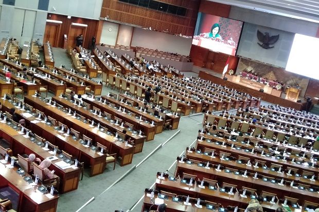 DPR Bentuk Pansus Pemindahan...