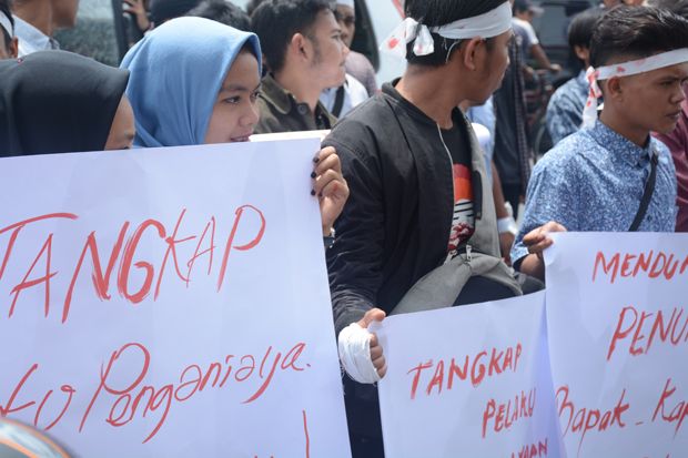 Minta Keadilan, Puluhan...