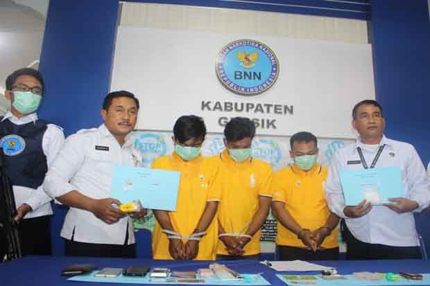 BNN Gresik Bekuk Pengedar...