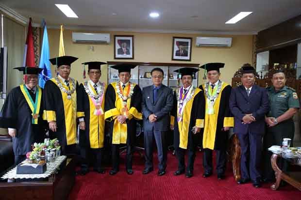 Jadi Warga Kehormatan...
