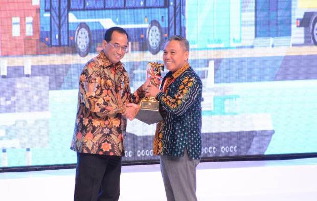 Tabalong Raih Piala...