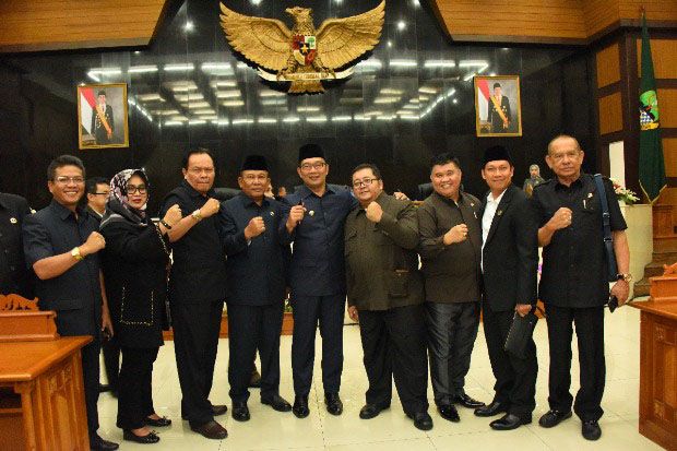 Pemdaprov Jabar Dorong...