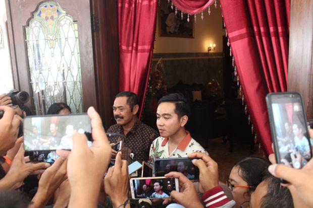 Temui Ketua PDIP Solo,...