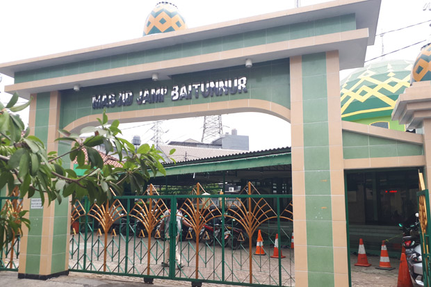 Terekam CCTV Masjid,...