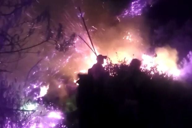 Gunung Slamet Terbakar,...