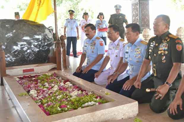 Panglima TNI Ziarah...